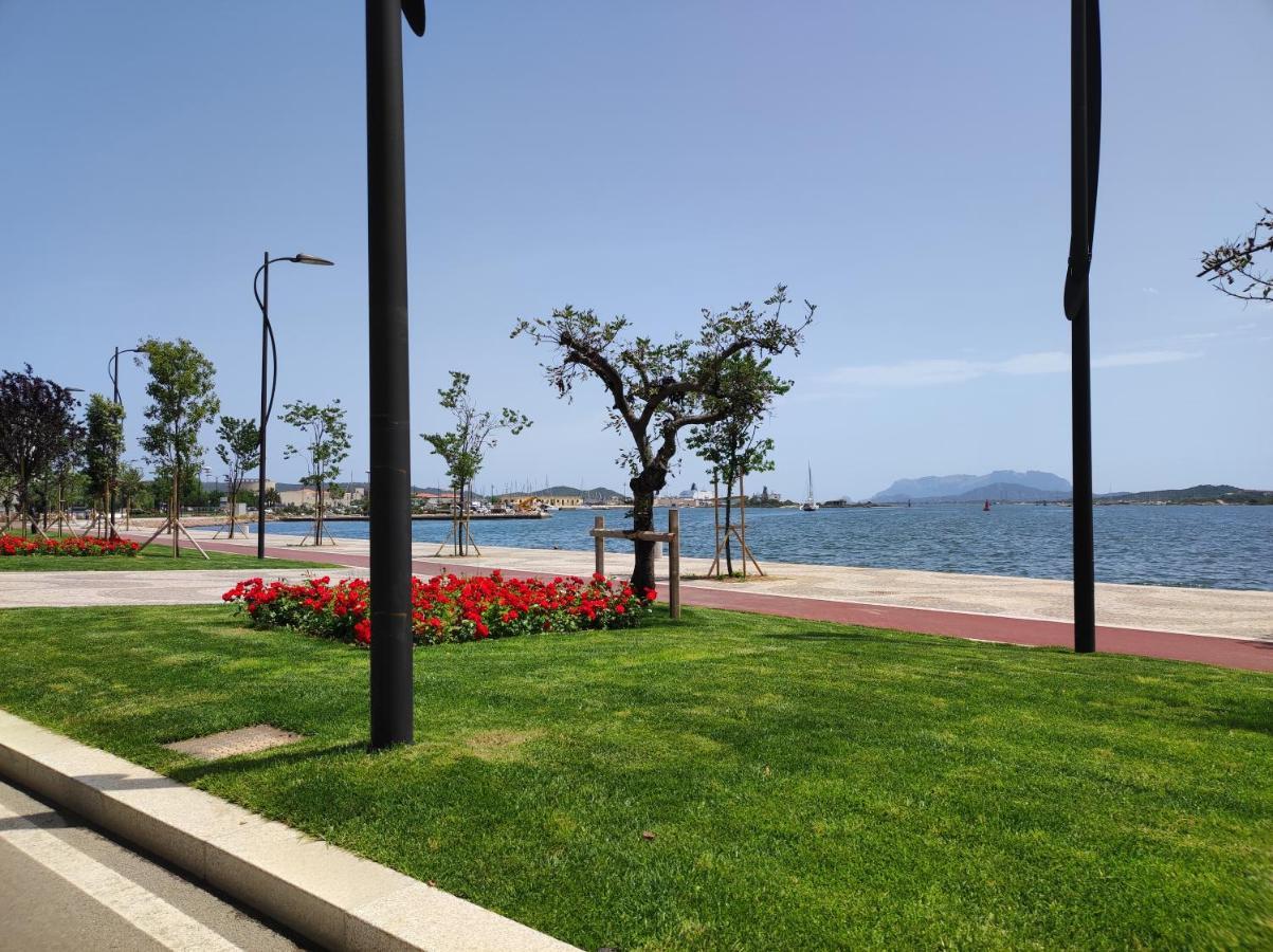 Seaside Apartments Casa Carla E Casa Andrea ออลเบีย ภายนอก รูปภาพ