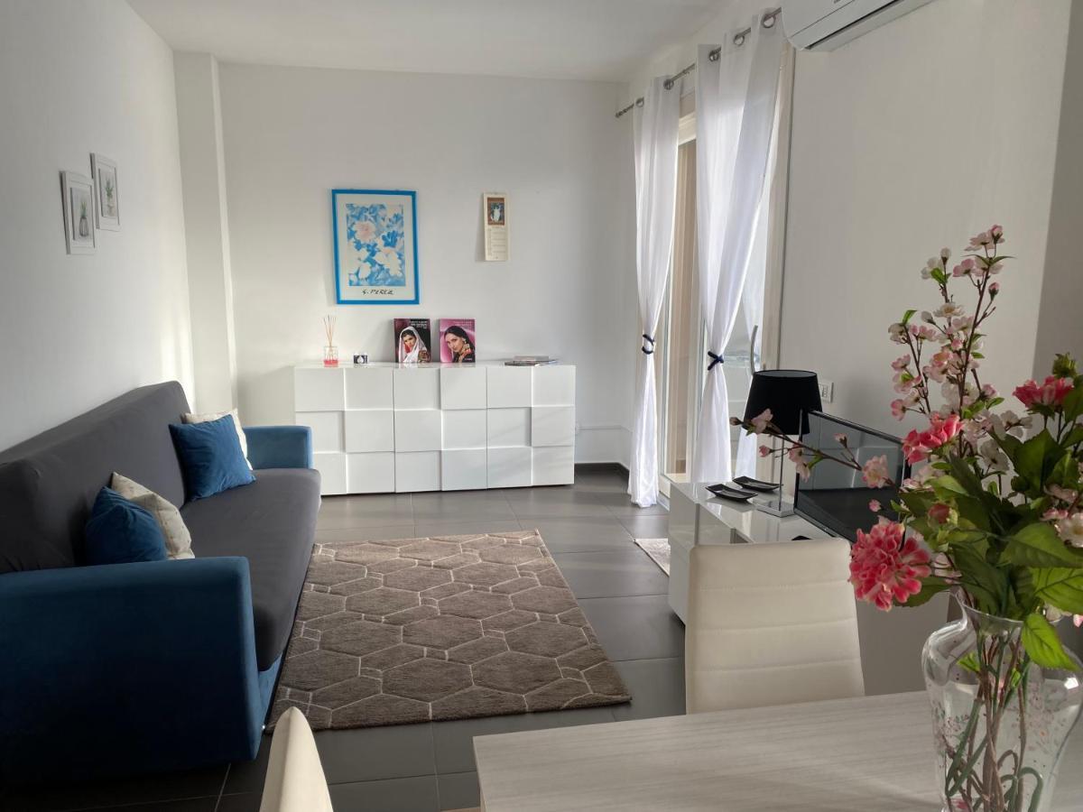 Seaside Apartments Casa Carla E Casa Andrea ออลเบีย ภายนอก รูปภาพ